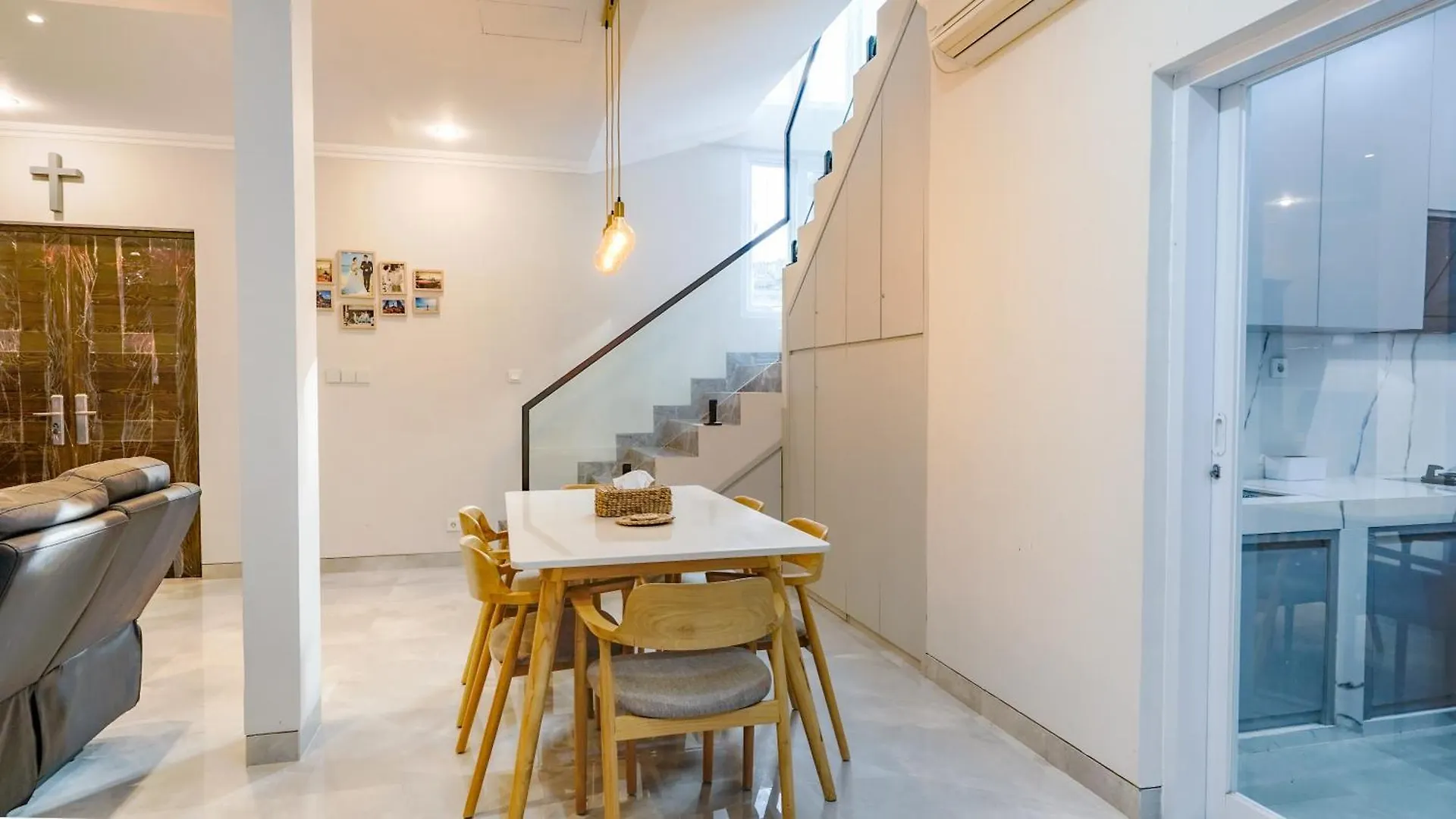 Rumah Jimbaran Kuta 3 Bedroom 9 Pax Sukabali 1